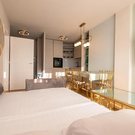 Platinum Apartment Nova Varos - Near City Center *