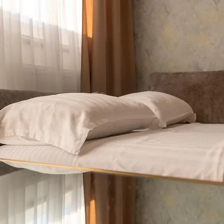 Platinum بانيا لوكا