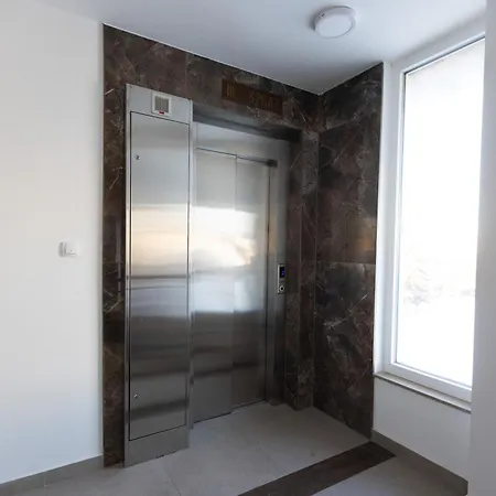 Platinum Apartment Nova Varos - Near City Center