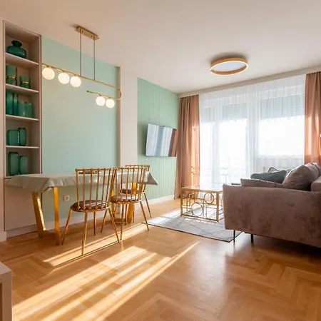 Platinum Apartment *